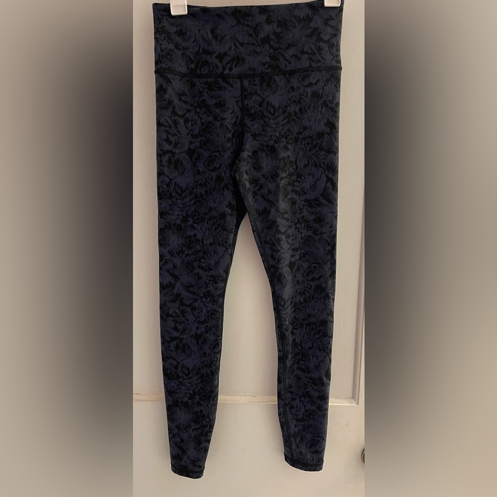 Athleta Elation Textured Tight Size Medium